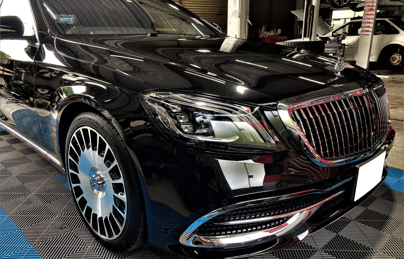 静岡県富士市のGARAGE ETERNALがガラスコーティングしたマイバッハ