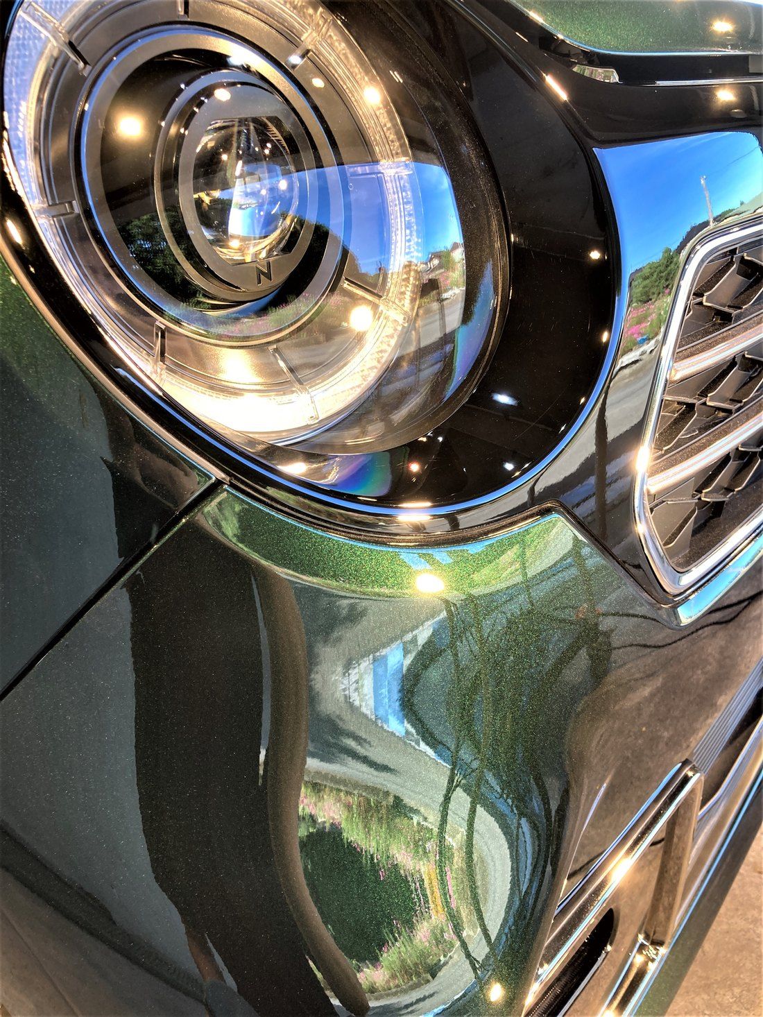 GARAGE ETERNALでコーティング施工後のヘッドライトとボディの輝き